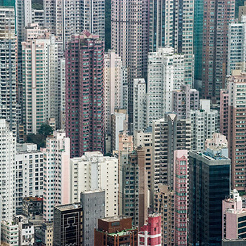 Stylowe krzesła do nowoczesnej restauracji: Klucz do wyjątkowego wnętrza i komfortu gości